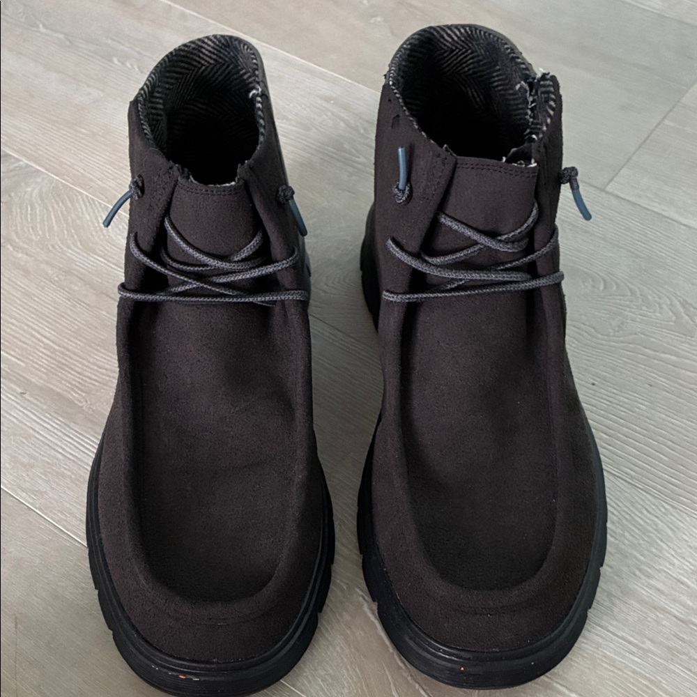 Hey Dude Men's Dark Chukka Boots